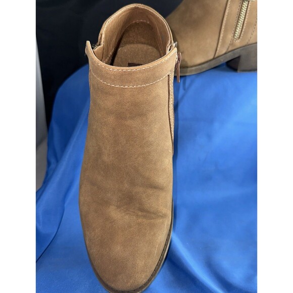 Maurices Brown Ankle Boots Size 8M EUC - Picture 3 of 8